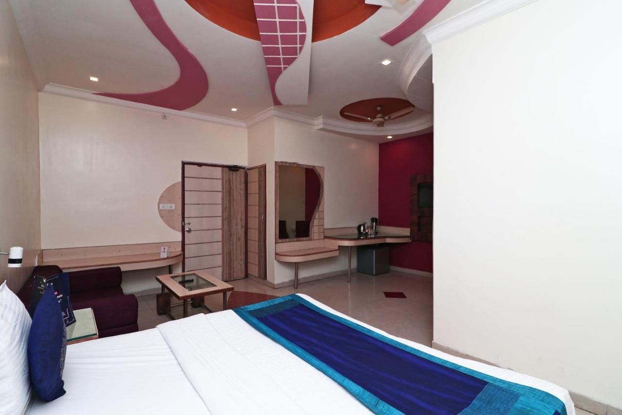 Hotel Deep Κανπούρ Εξωτερικό φωτογραφία