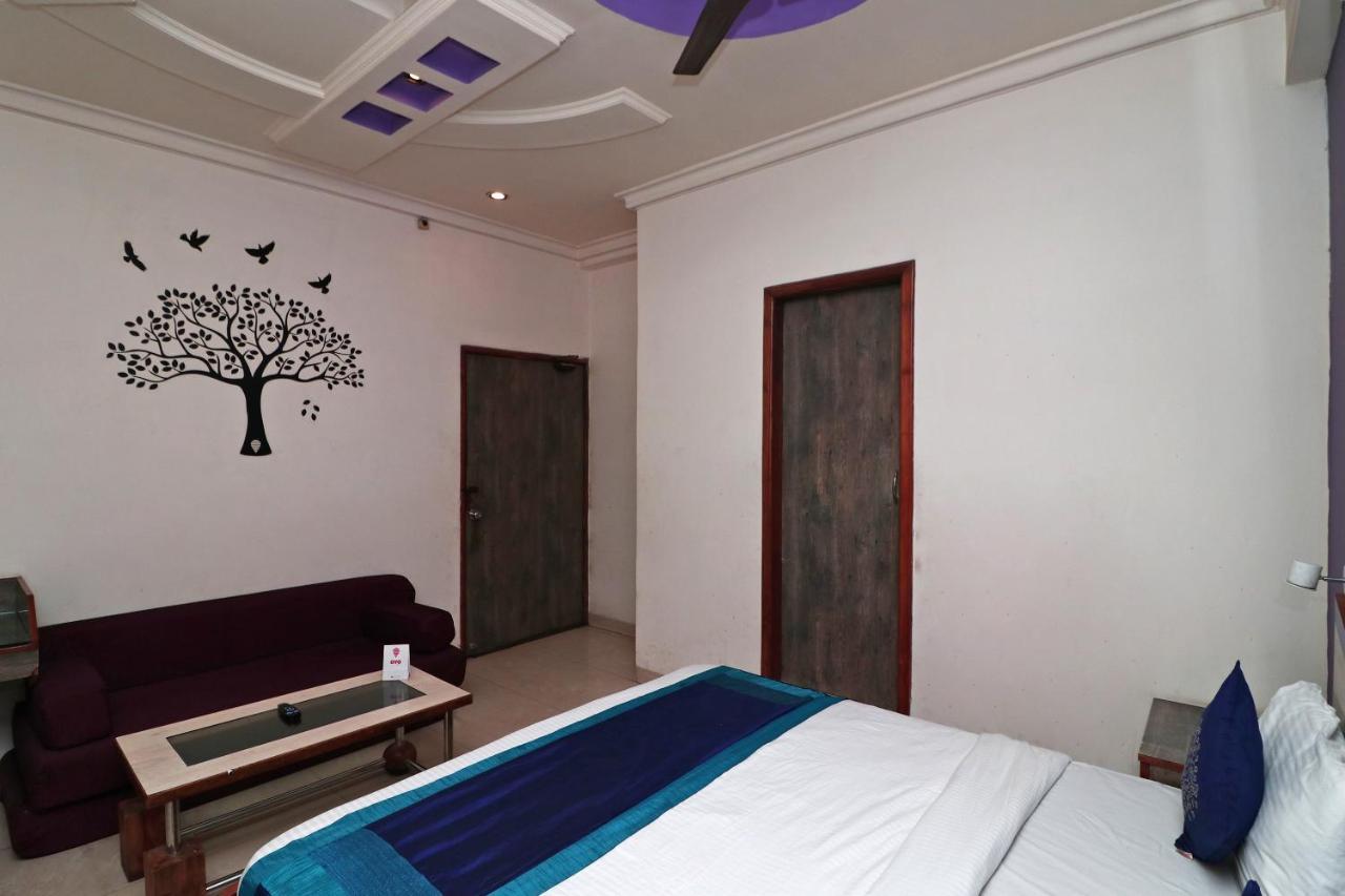 Hotel Deep Κανπούρ Εξωτερικό φωτογραφία