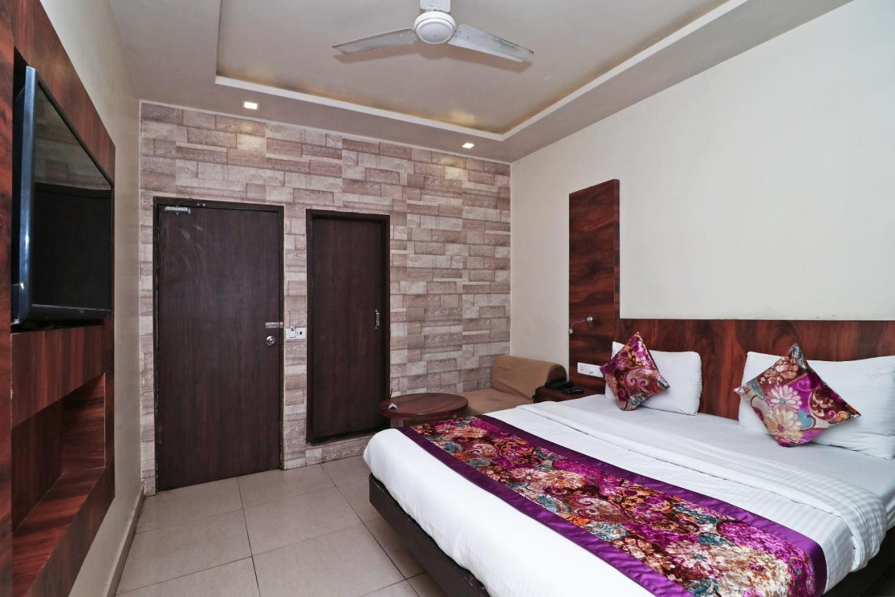 Hotel Deep Κανπούρ Εξωτερικό φωτογραφία