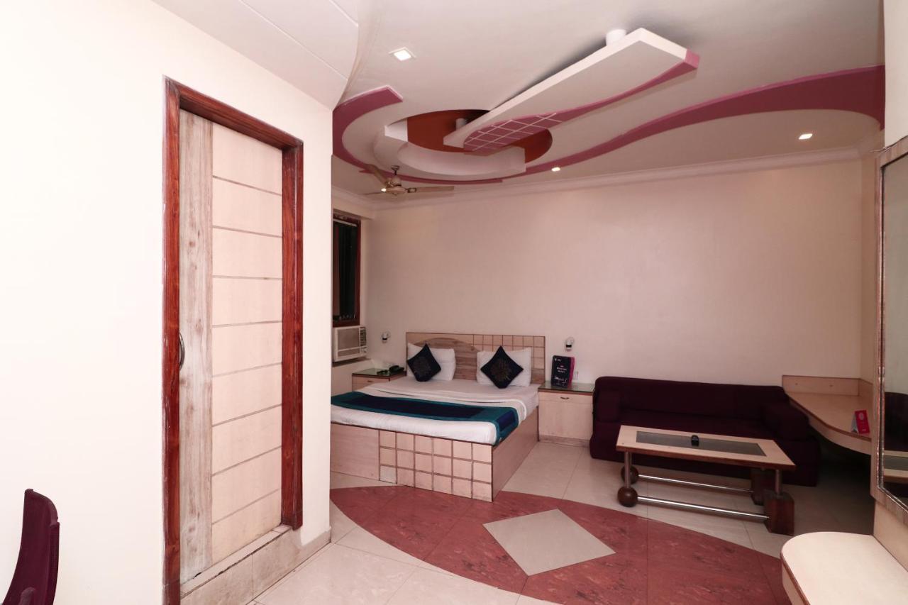 Hotel Deep Κανπούρ Εξωτερικό φωτογραφία