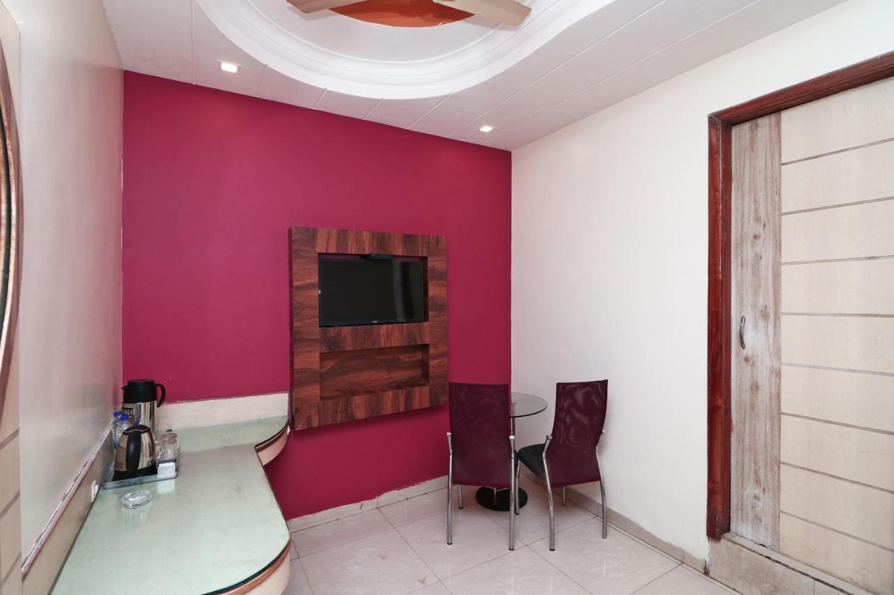 Hotel Deep Κανπούρ Εξωτερικό φωτογραφία