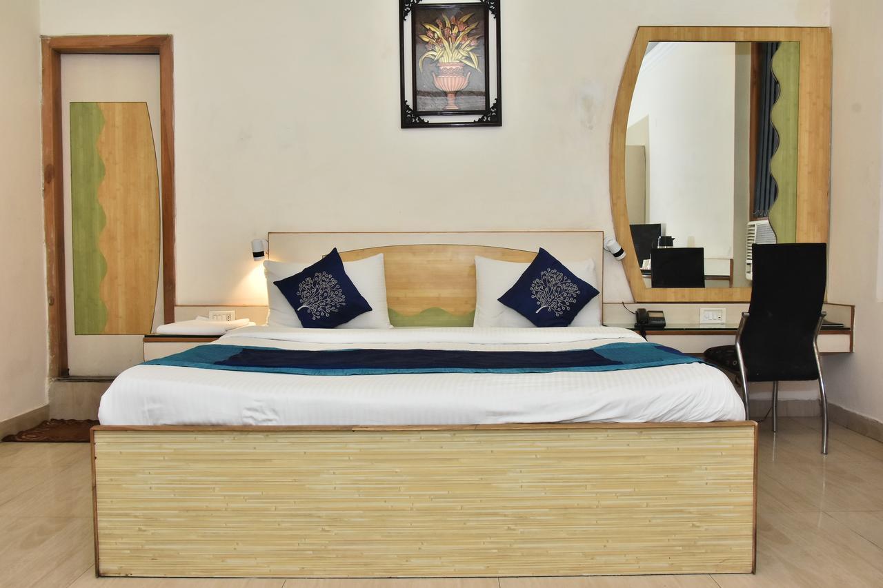 Hotel Deep Κανπούρ Εξωτερικό φωτογραφία