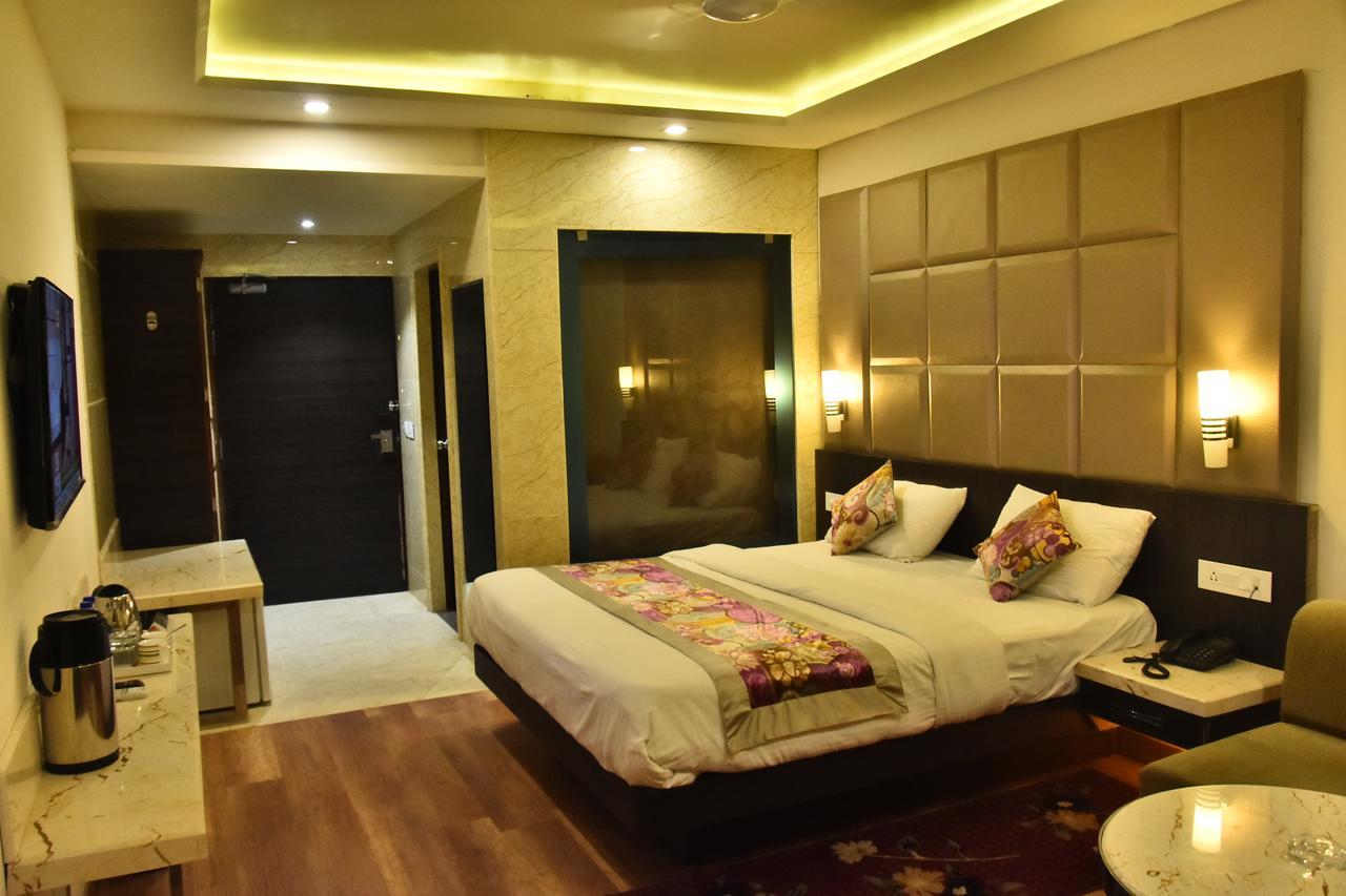 Hotel Deep Κανπούρ Εξωτερικό φωτογραφία