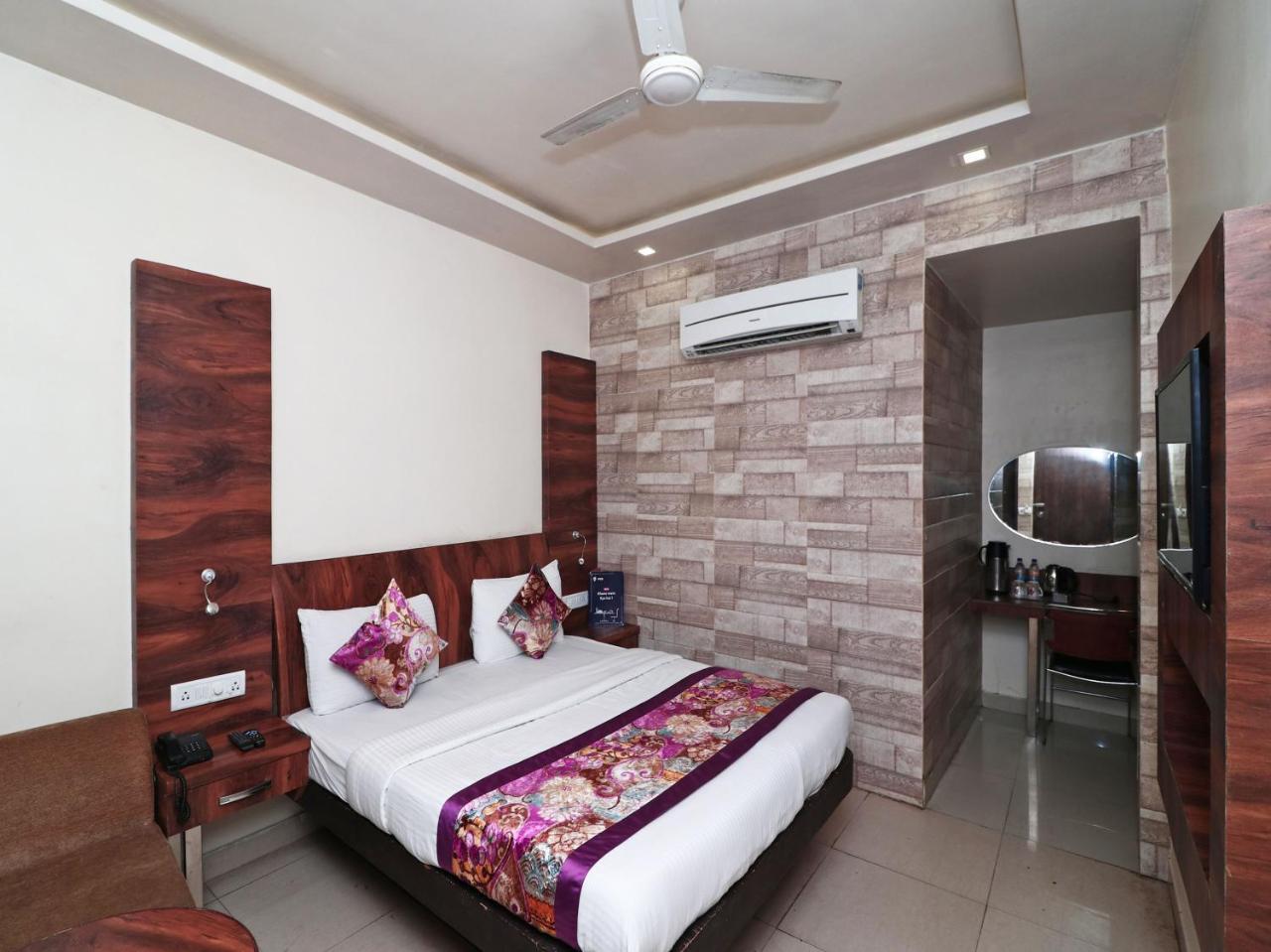 Hotel Deep Κανπούρ Εξωτερικό φωτογραφία