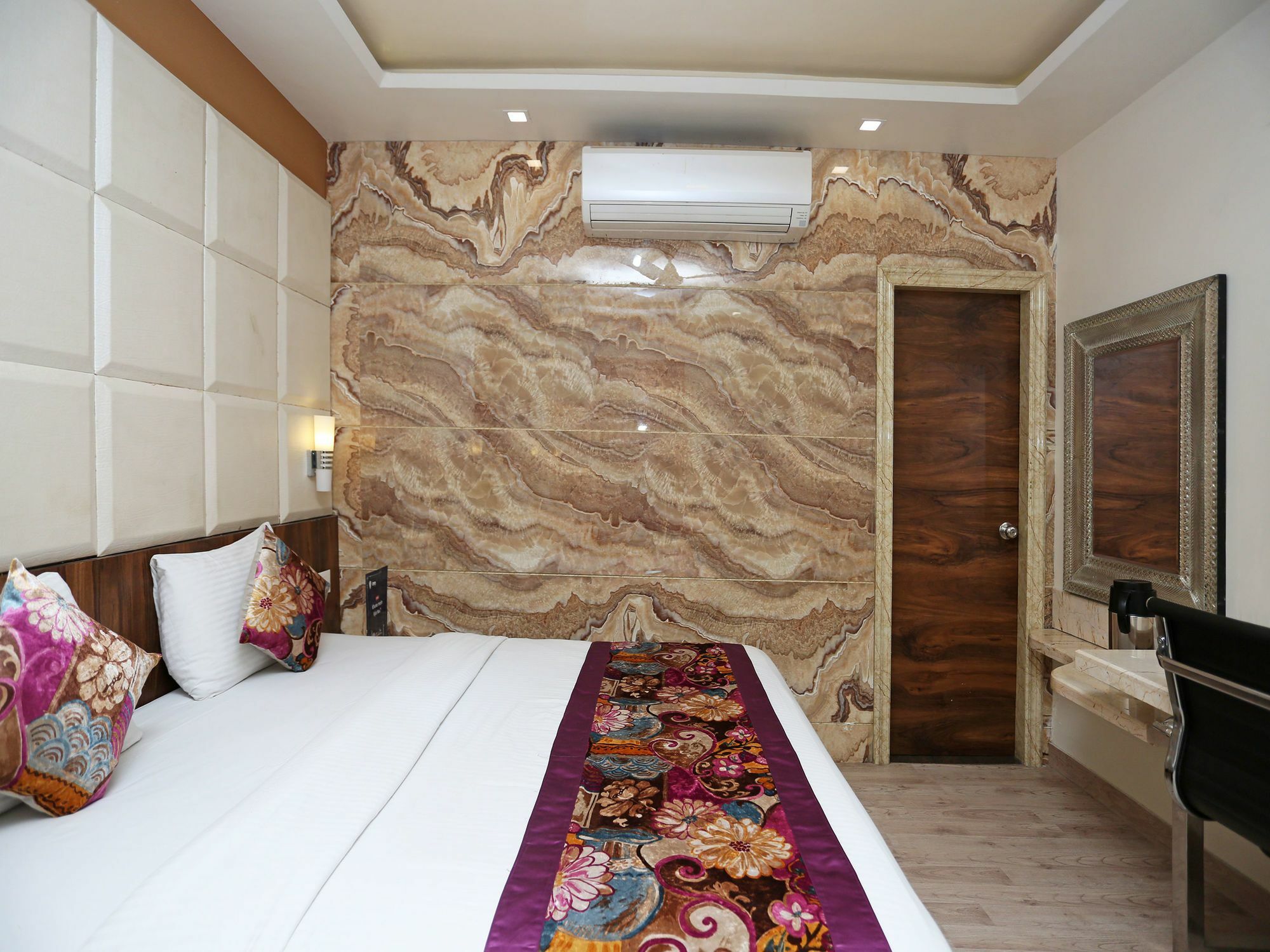Hotel Deep Κανπούρ Εξωτερικό φωτογραφία